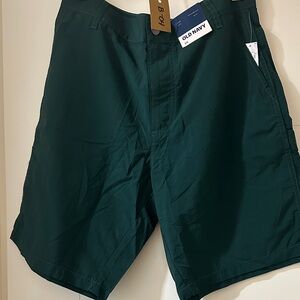 Old Navy Men's Dark Green Flat Front Shorts